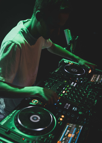 DJ - Klik for at tilmelde dig