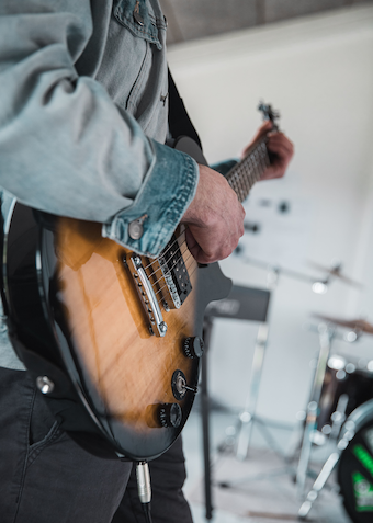 Guitar/bas - Klik for at tilmelde dig
